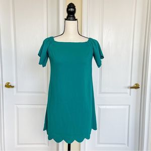 Banana Republic Size 0 Emerald Green High Cut Straight Neckline Scalloped Dress